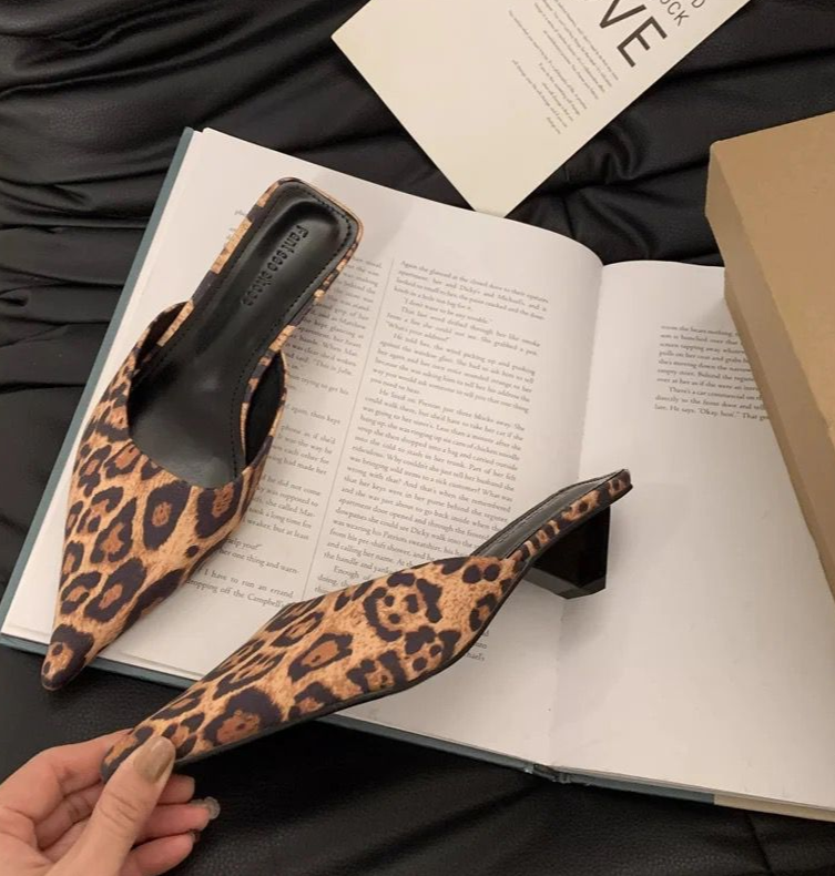 KENDAL - Pointed mules with funnel heel