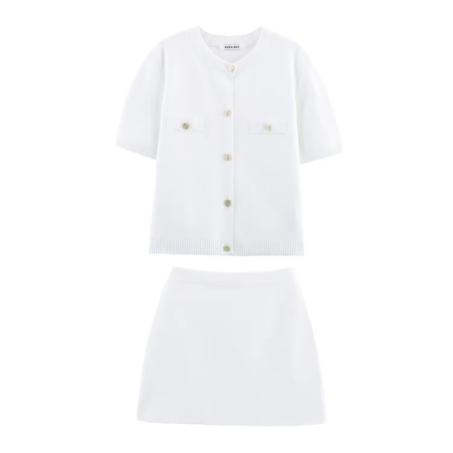 GAIA – Strick-Zweiteiler mit goldfarbenen Knopfdetails