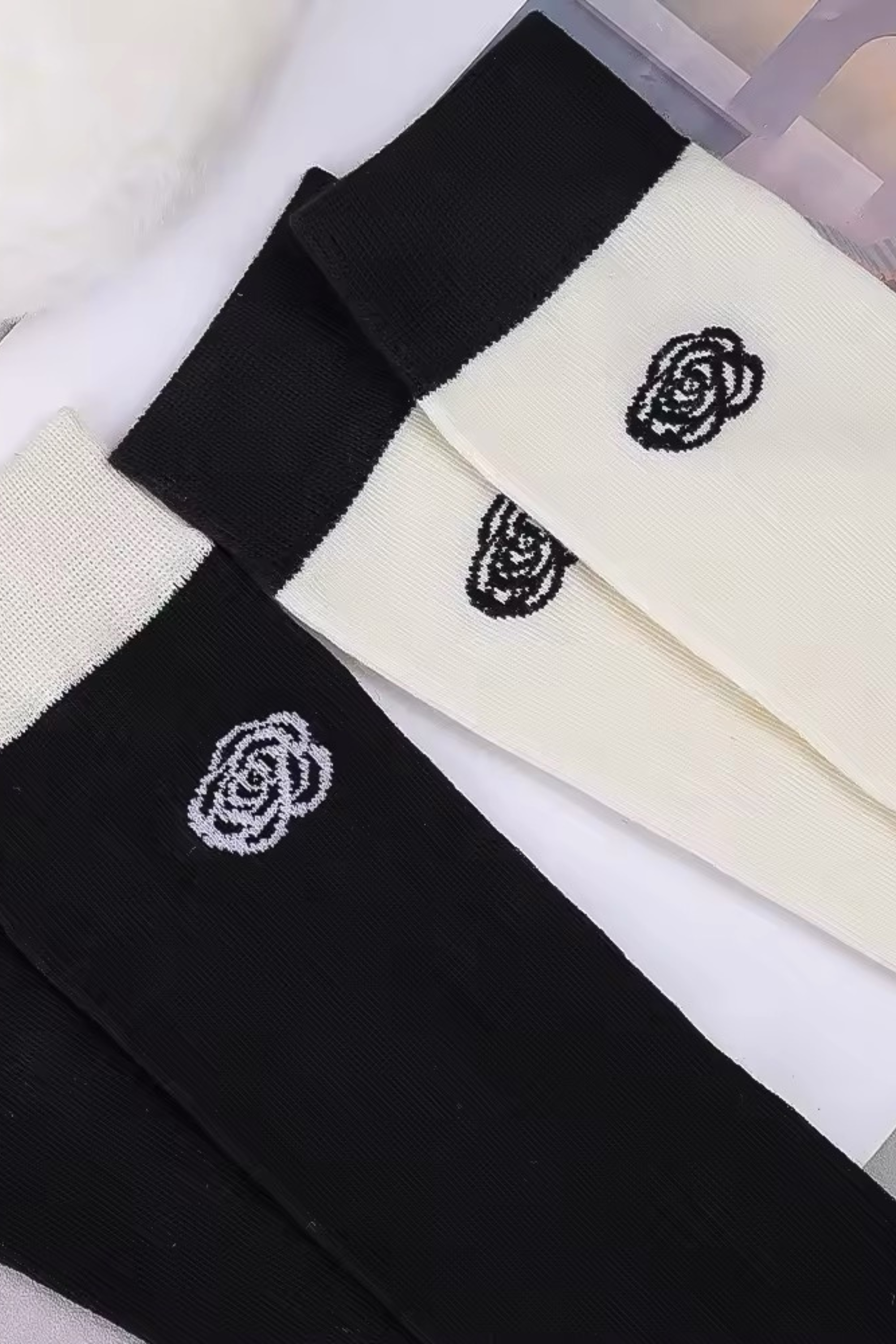 ROSIE Kniestrümpfe - Kniehohe Strümpfe mit Blumendetail