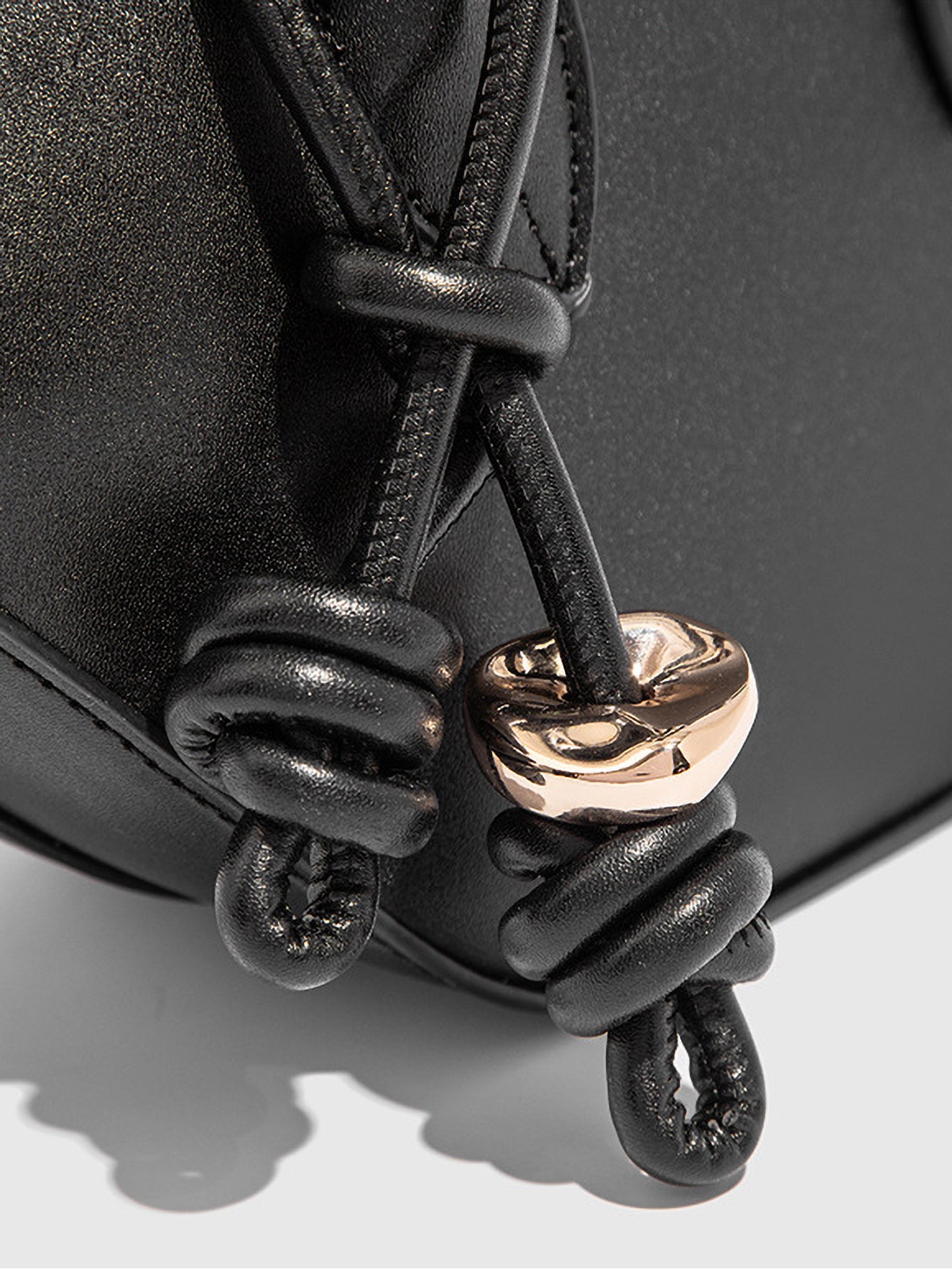 ZIA - Umhängetasche mit Doppelgriff und Perlendekoration