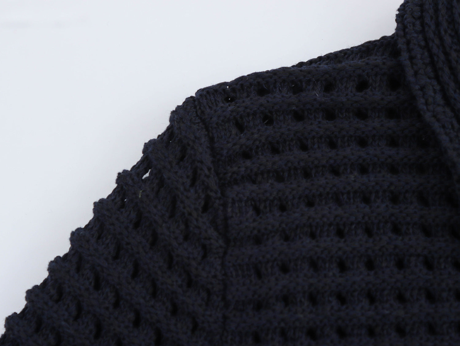 ARTEMIS – Strick-Zweiteiler mit Fransen – Rock & Cardigan