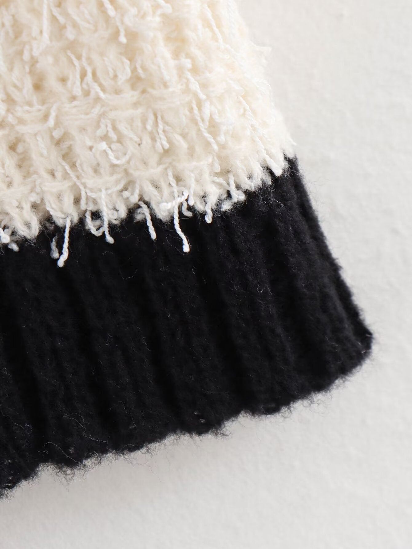 NYRA – Zweiteiliges Strick-Set mit Jacke &amp; Rock