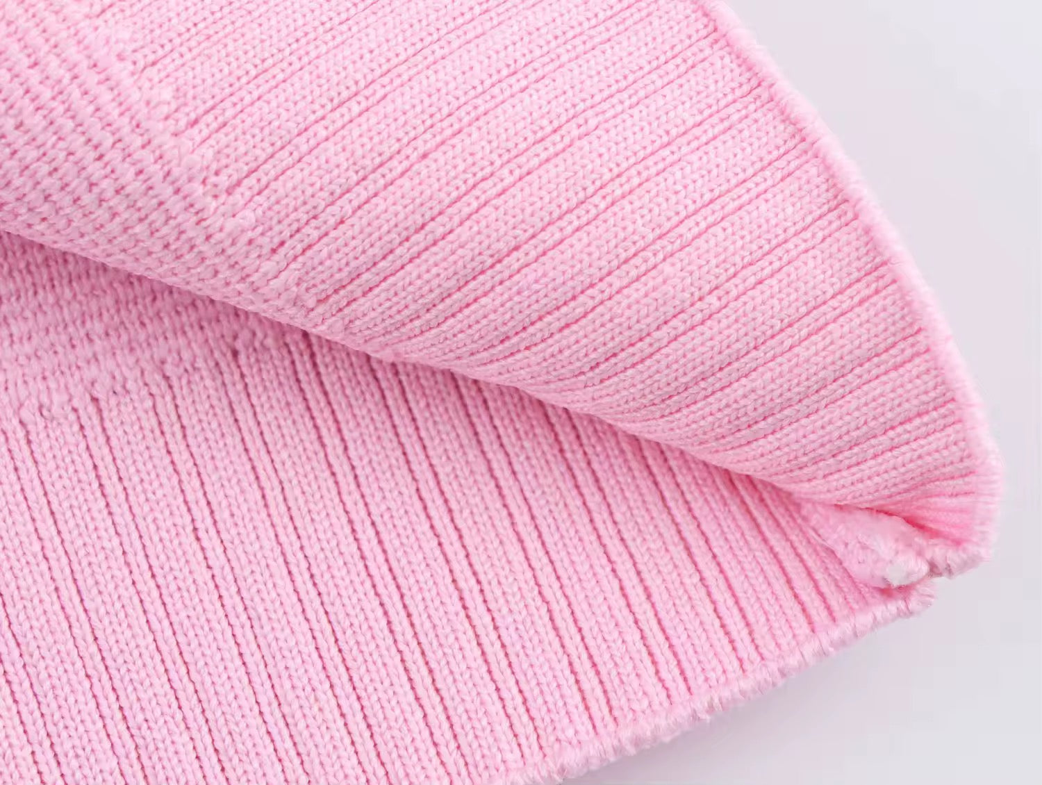 GAIA – Strick-Zweiteiler mit goldfarbenen Knopfdetails