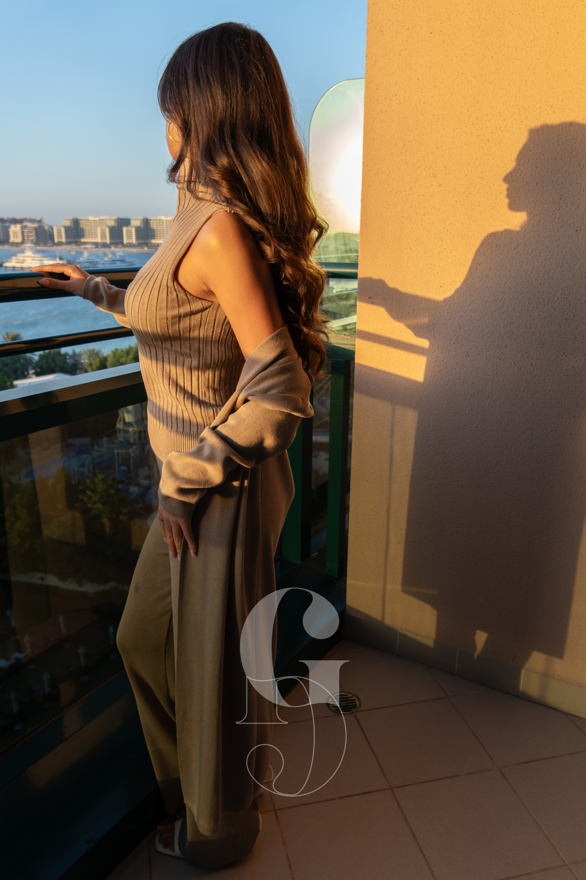 HELEN - Dreiteiler Lange Strickjacke, weite Hose & ärmelloses Rollkragen Top aus Strick