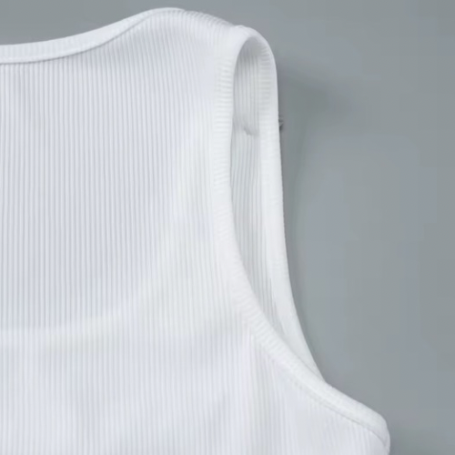 VALENTINA – Figurbetontes Tanktop mit Tropfen-Glasstein