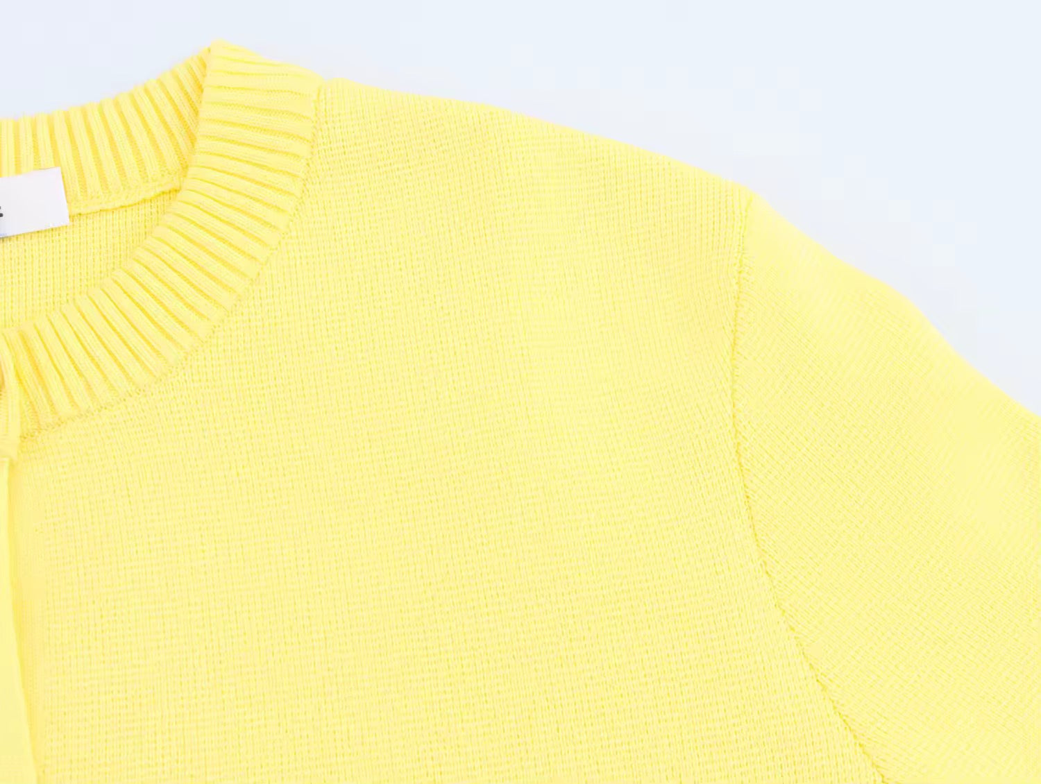 GAIA – Strick-Zweiteiler mit goldfarbenen Knopfdetails