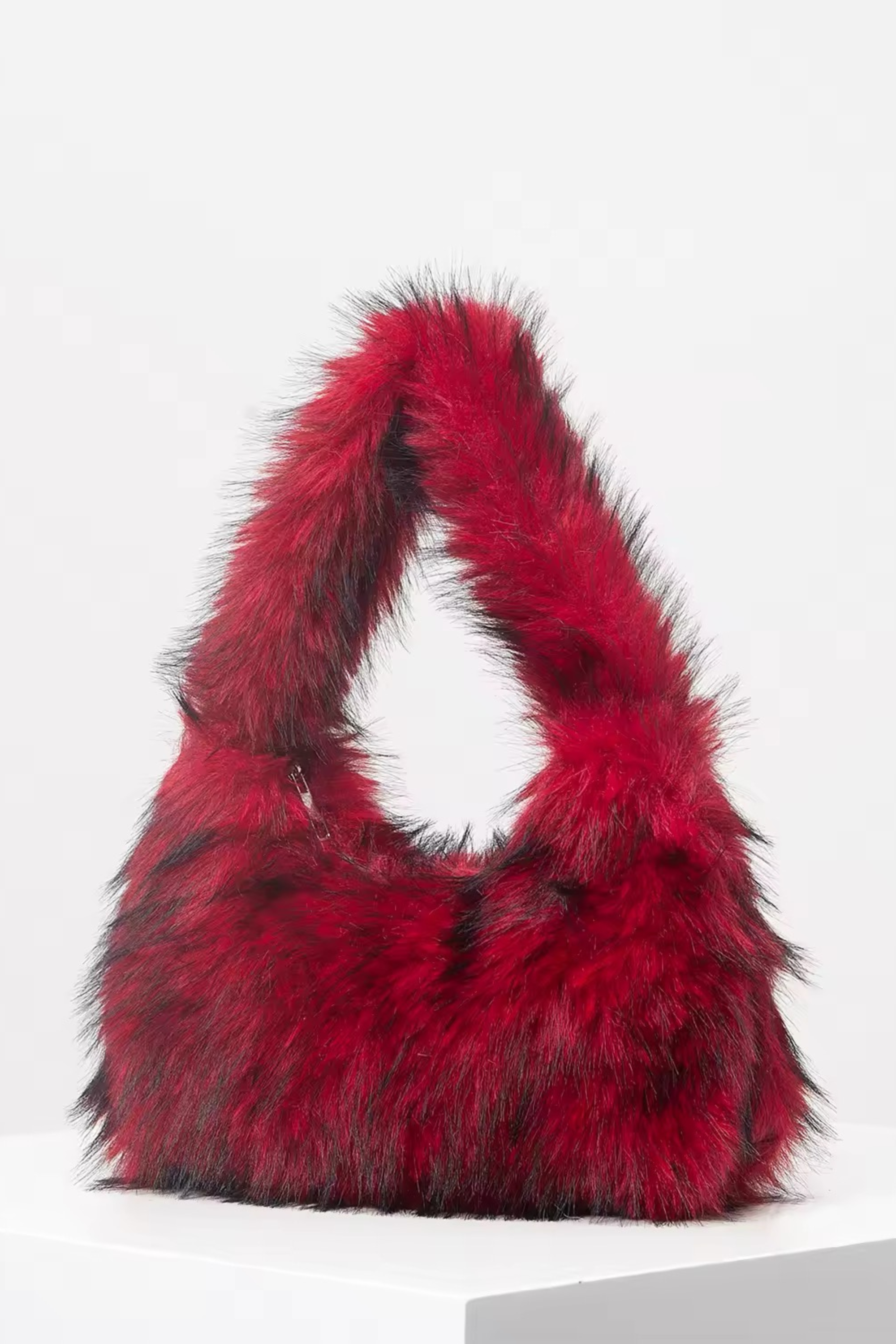 BIANCA - Beuteltasche mit Fell-Effekt