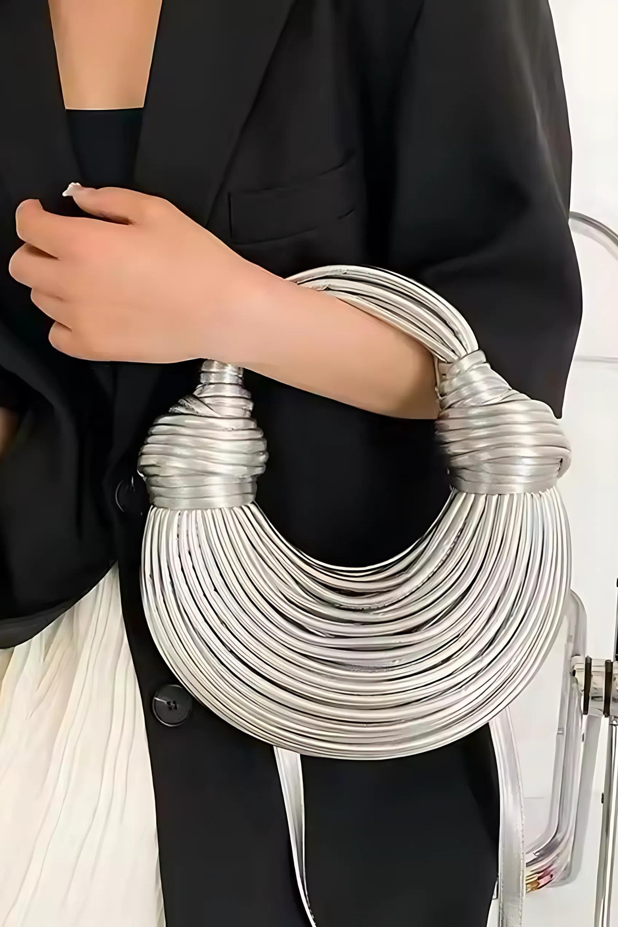 GLAMOROUS KNOT - Extravagante Statement Bag