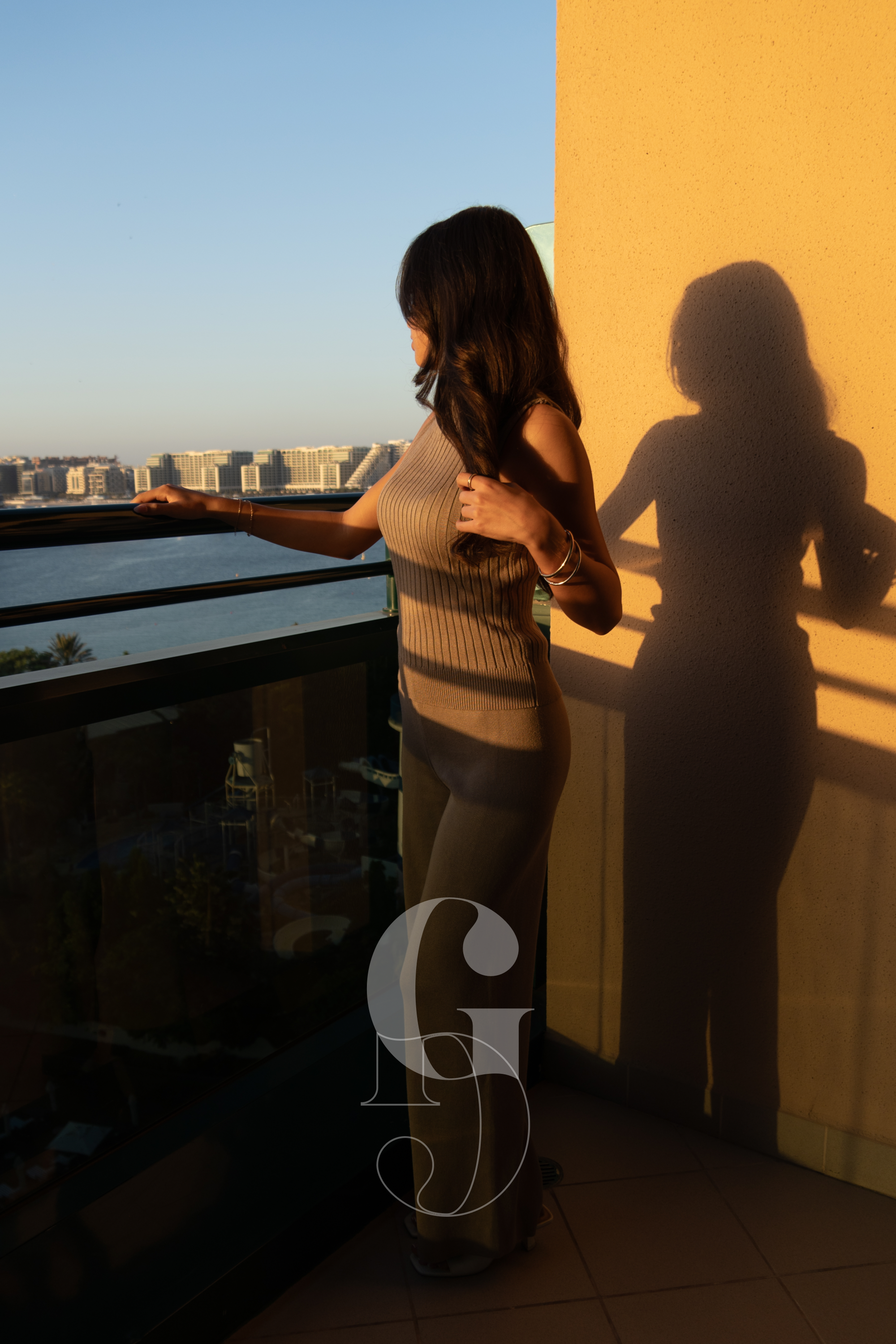 HELEN - Dreiteiler Lange Strickjacke, weite Hose & ärmelloses Rollkragen Top aus Strick