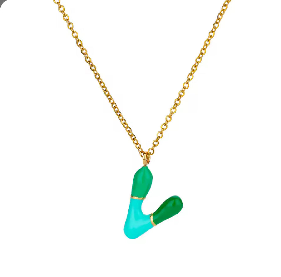 NOELLE – Buchstaben-Halskette mit Dopamin-Anhänger