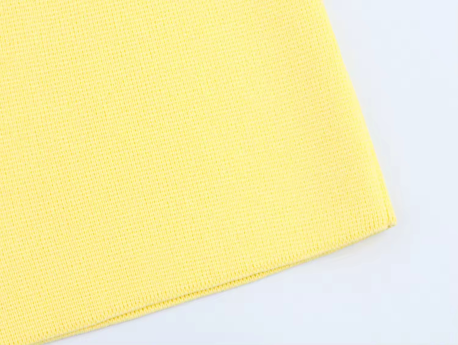 GAIA – Strick-Zweiteiler mit goldfarbenen Knopfdetails