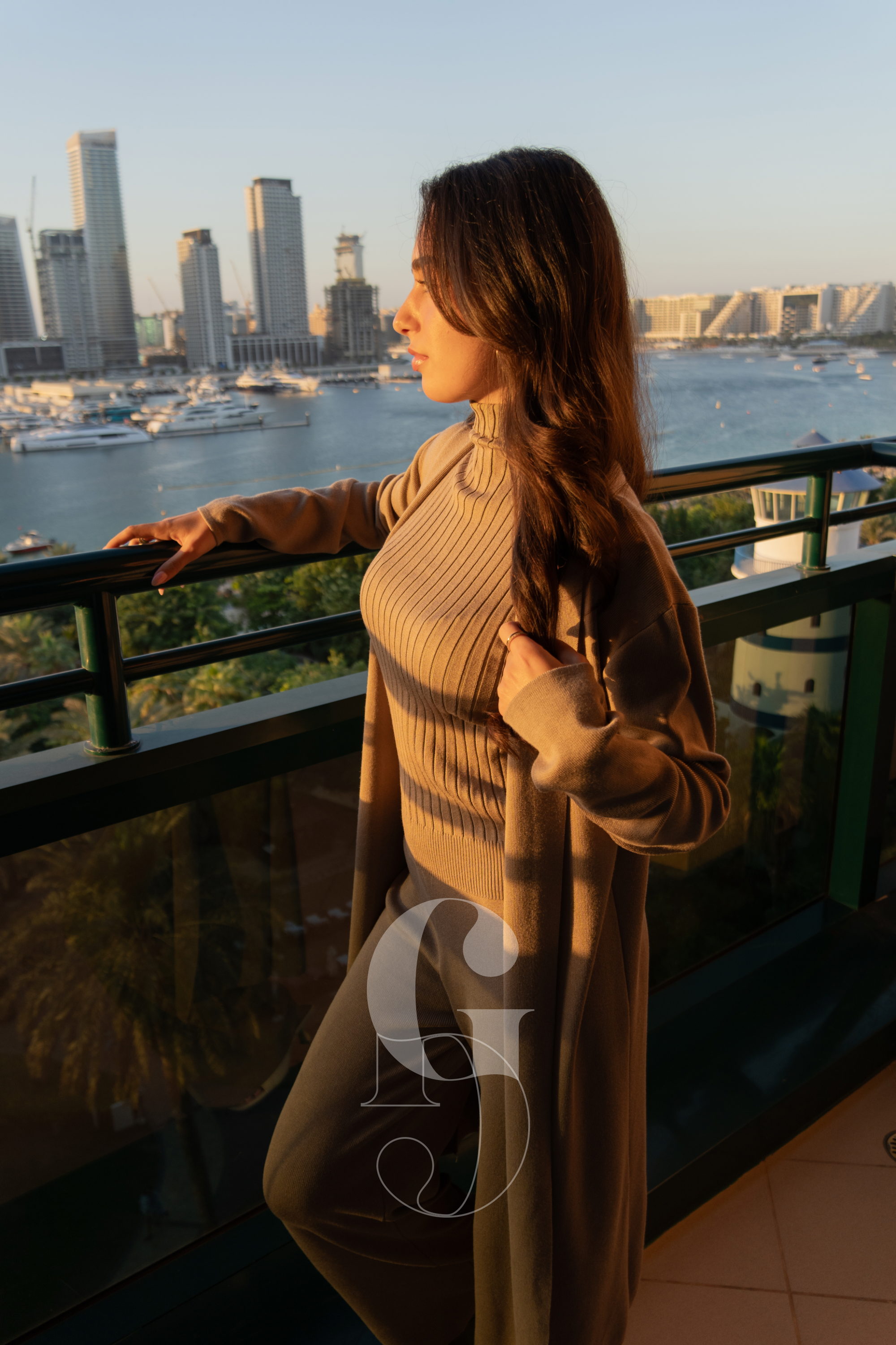 HELEN - Dreiteiler Lange Strickjacke, weite Hose & ärmelloses Rollkragen Top aus Strick