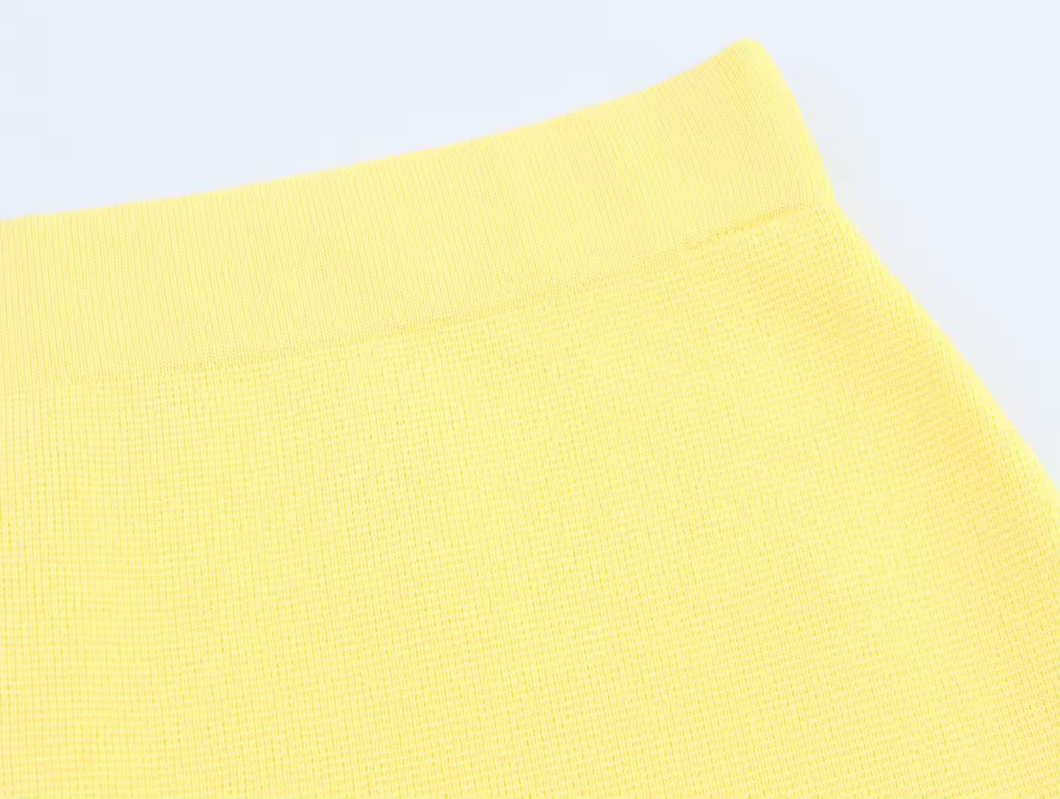 GAIA – Strick-Zweiteiler mit goldfarbenen Knopfdetails