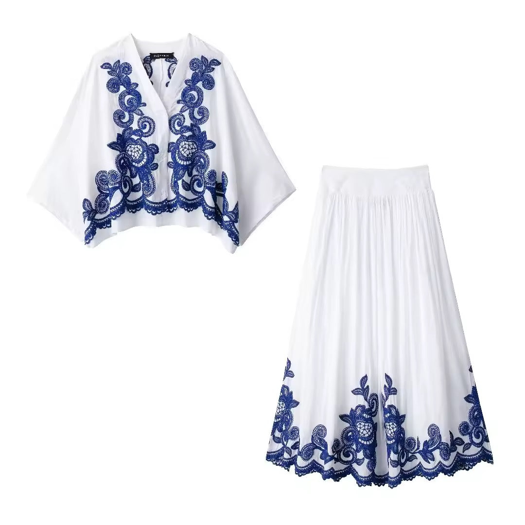 NOVA – Set aus Rock & Oberteil mit königsblauer Stickerei