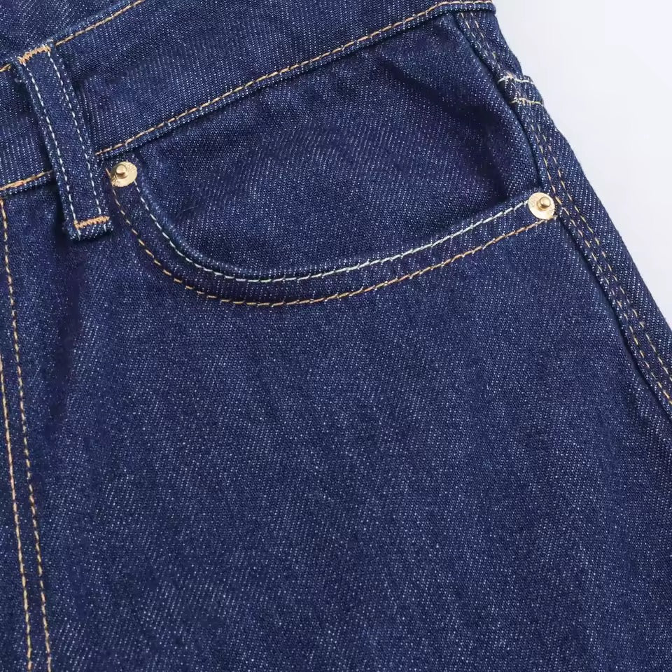 AMIRA – Denim Zweiteiler mit Rüschenbluse & Hose