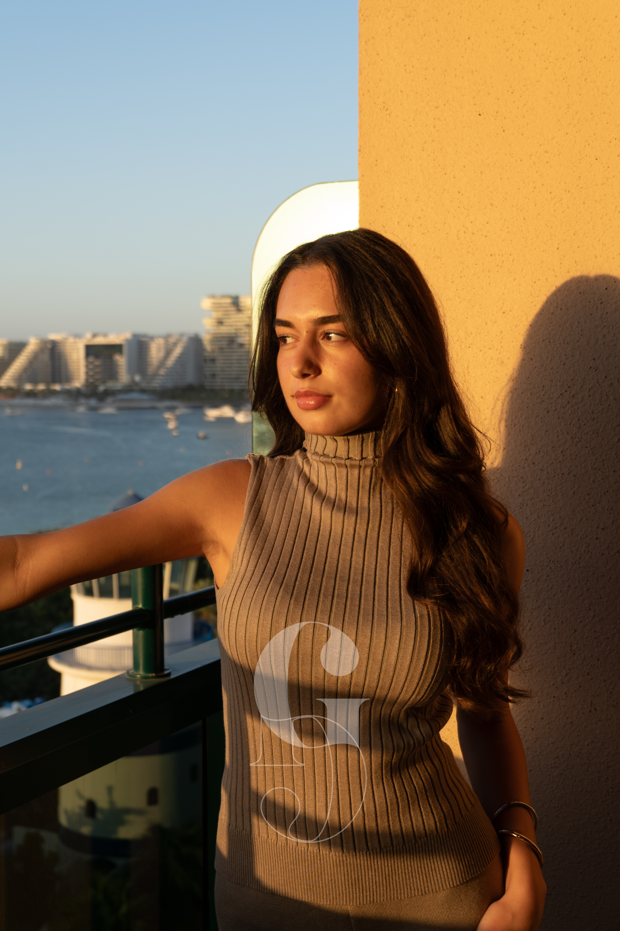 HELEN - Dreiteiler Lange Strickjacke, weite Hose & ärmelloses Rollkragen Top aus Strick