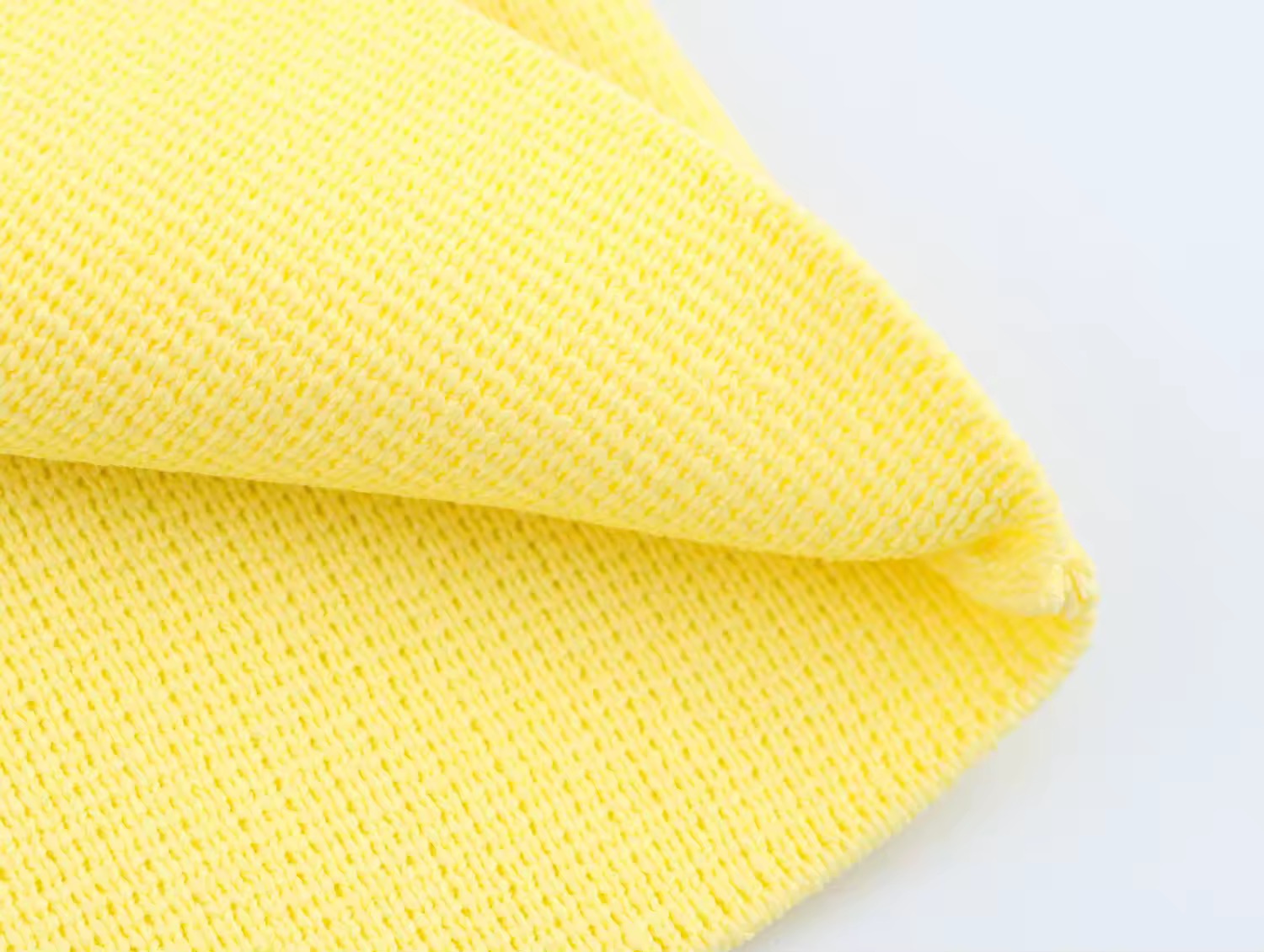 GAIA – Strick-Zweiteiler mit goldfarbenen Knopfdetails