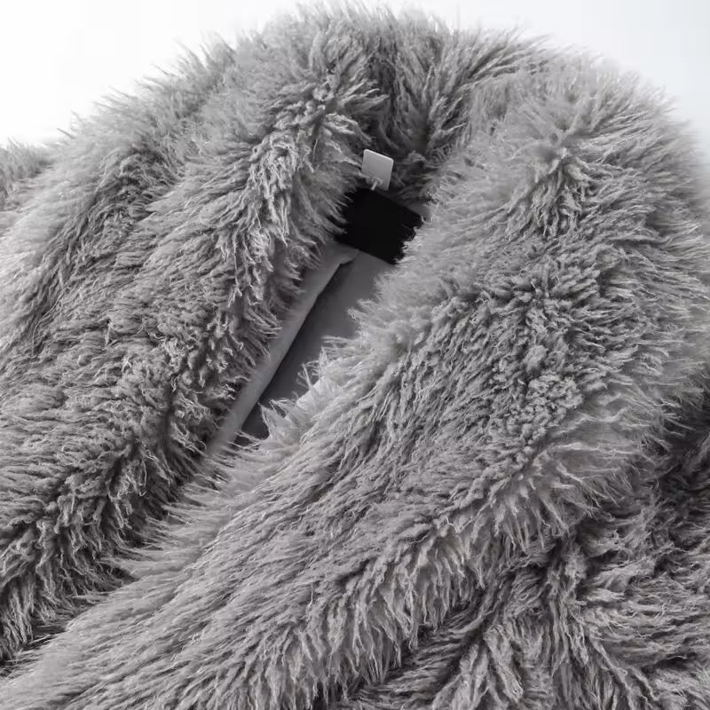 SIENNA – Luxus-Kunstpelzmantel in Oversize-Silhouette