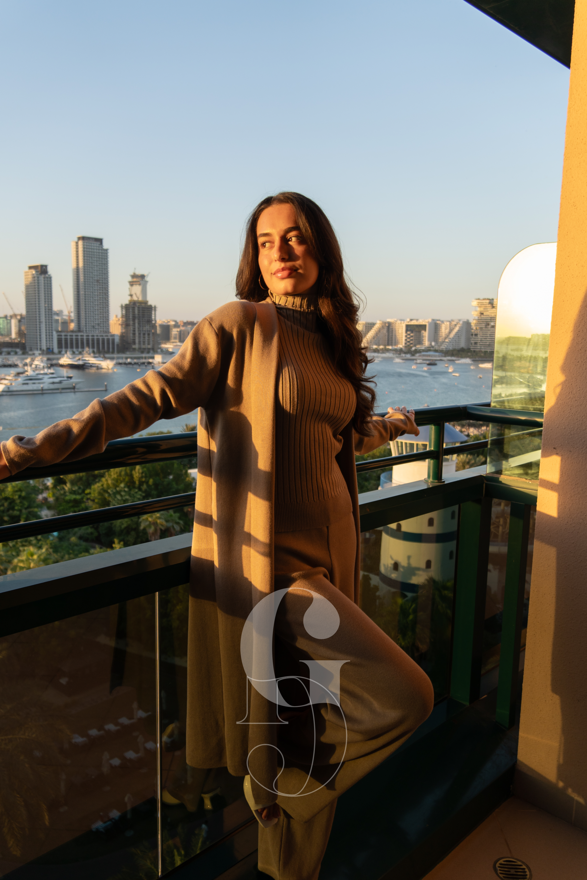 HELEN - Dreiteiler Lange Strickjacke, weite Hose & ärmelloses Rollkragen Top aus Strick