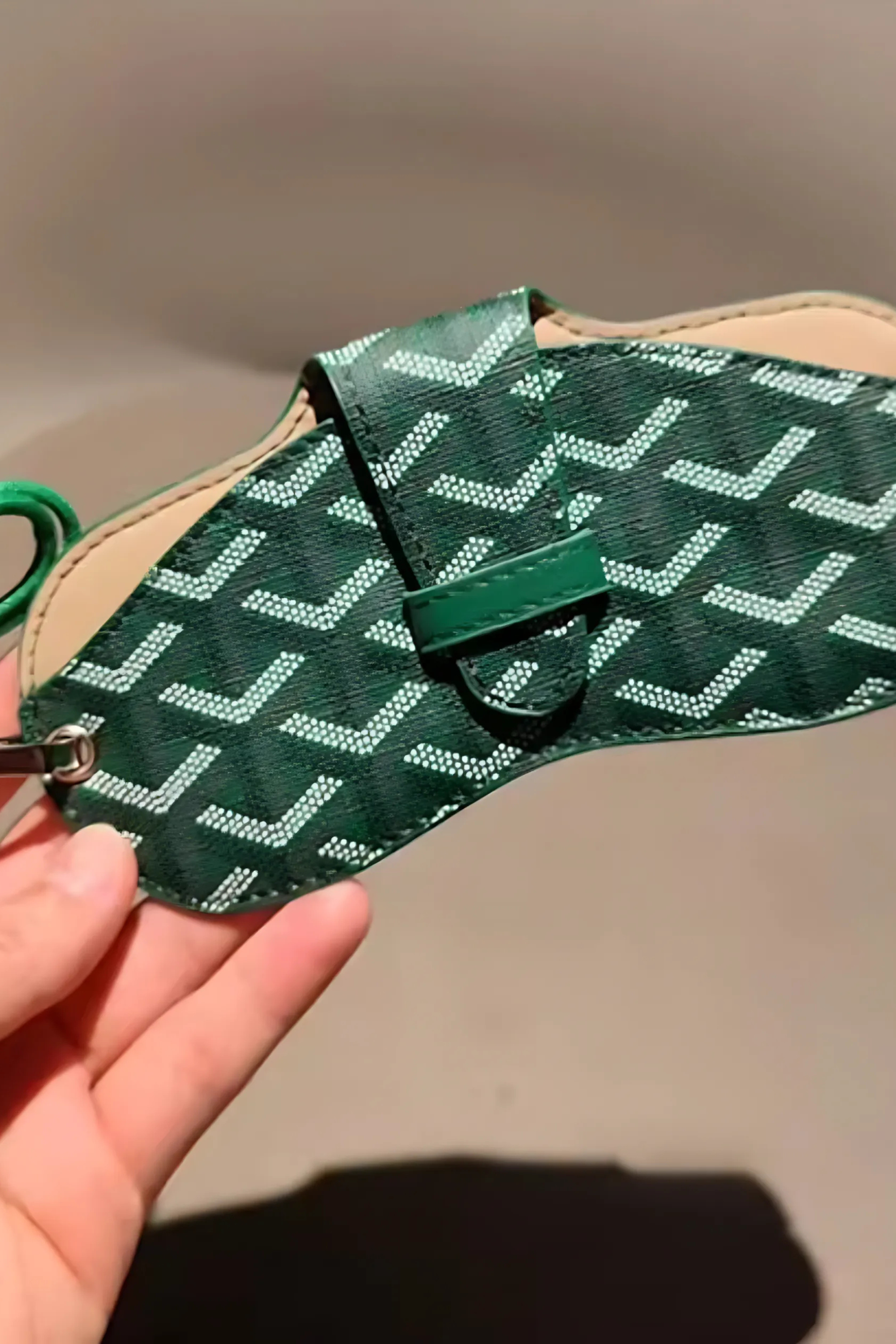 VASILISSA - Sonnenbrillenetui aus Kunstleder