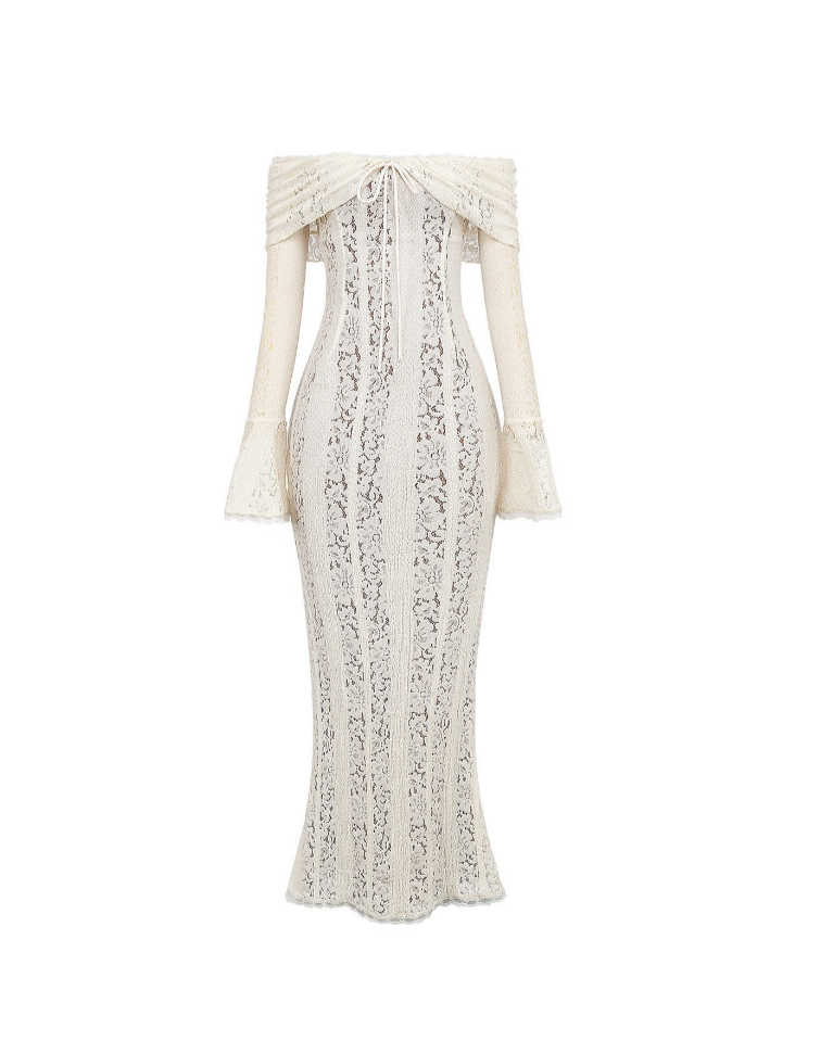 GEORGIANA – Figurbetontes Abendkleid aus Spitze mit Carmenausschnitt