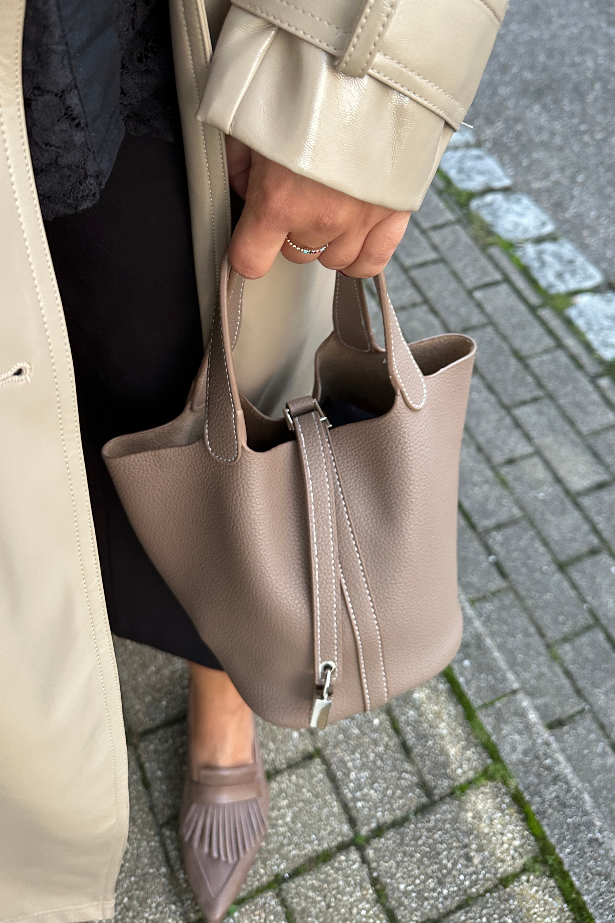 HERA BORA - Beuteltasche mit Schloss