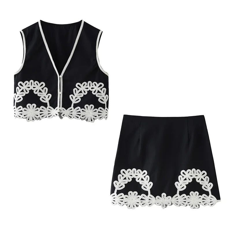 MIREIA - Kombinationsoption: Hose /  Rock / Weste  - mit Folklorebestickung