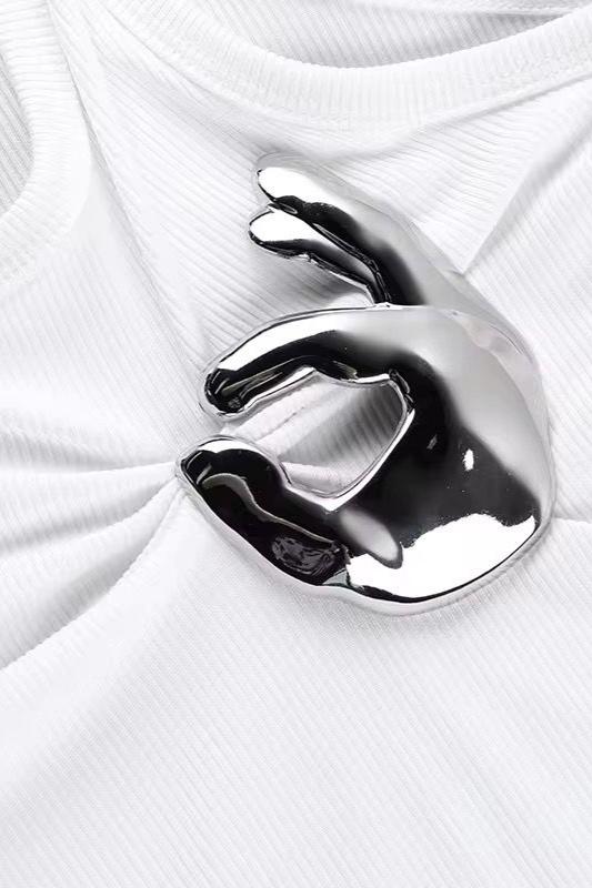 GOU HAND - Geripptes Tanktop mit abnehmbarer Statment Emoji Hand Brosche