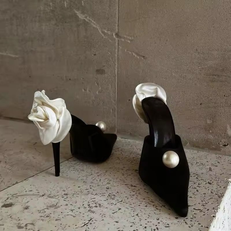 MAGDA - Heeled mule with statement flower and pearl embellishment