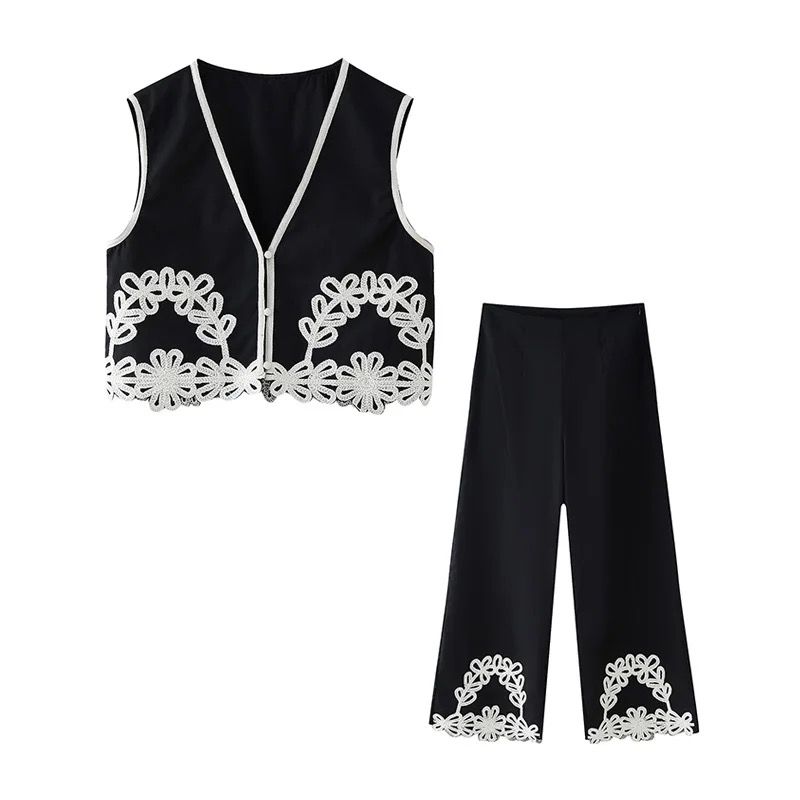 MIREIA - Kombinationsoption: Hose /  Rock / Weste  - mit Folklorebestickung