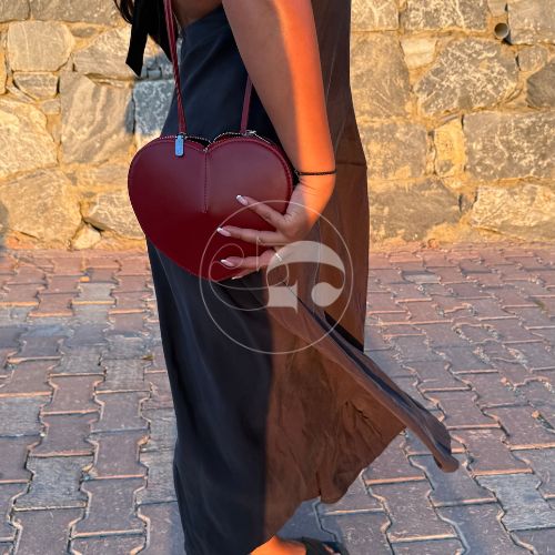 HEARTBREAKER - Herzformtasche mit verstellbaren Riemen