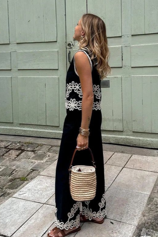 MIREIA - Kombinationsoption: Hose /  Rock / Weste  - mit Folklorebestickung